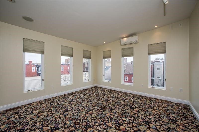 South Side, Pennsylvania 15203, United States, 3 Bedrooms Bedrooms, ,3 BathroomsBathrooms,Residential,Active,4350