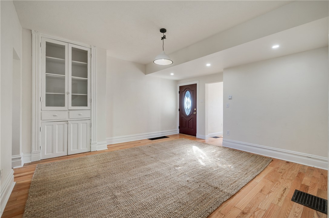 South Side, Pennsylvania 15210, United States, 2 Bedrooms Bedrooms, ,1 BathroomBathrooms,Residential,Active,95275