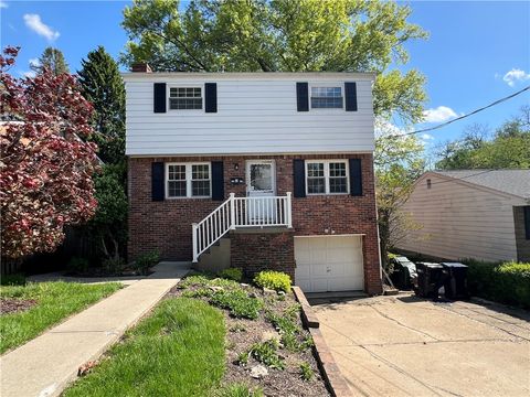 Photo of 555 Lee Ave Ext, Pittsburgh, PA 15237 (MLS # 1752007)