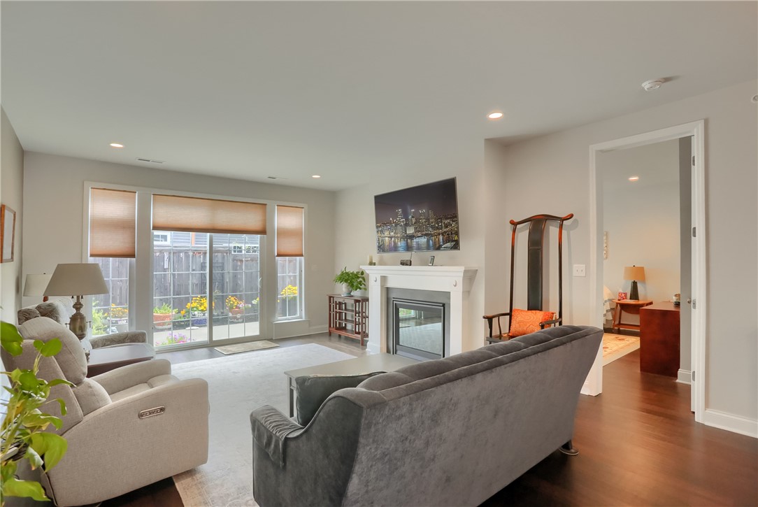 Cranberry Twp, Pennsylvania 16066, United States, 3 Bedrooms Bedrooms, ,3 BathroomsBathrooms,Residential,Active,215428