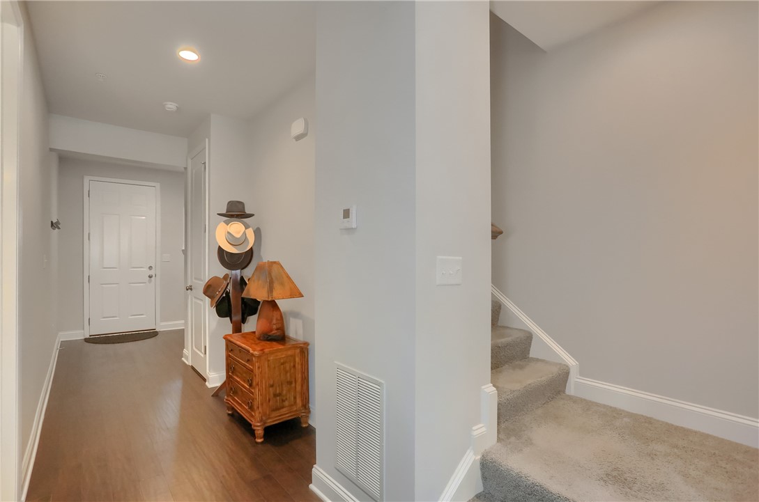 Cranberry Twp, Pennsylvania 16066, United States, 3 Bedrooms Bedrooms, ,3 BathroomsBathrooms,Residential,Active,215428