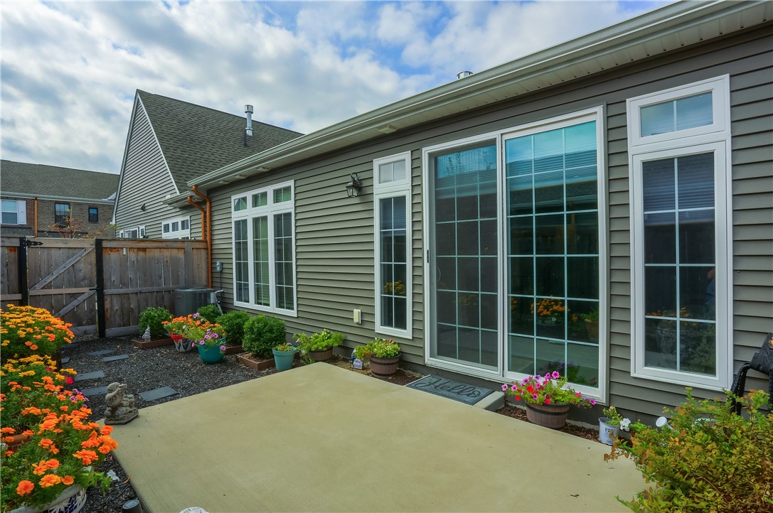 Cranberry Twp, Pennsylvania 16066, United States, 3 Bedrooms Bedrooms, ,3 BathroomsBathrooms,Residential,Active,215428