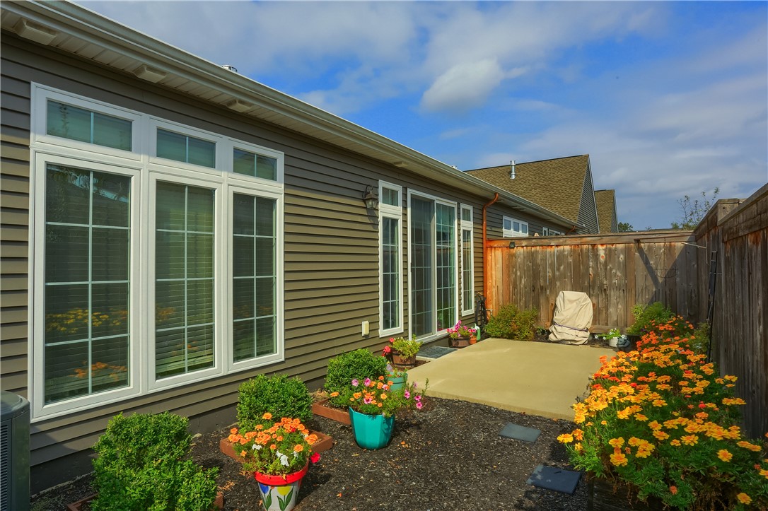 Cranberry Twp, Pennsylvania 16066, United States, 3 Bedrooms Bedrooms, ,3 BathroomsBathrooms,Residential,Active,215428