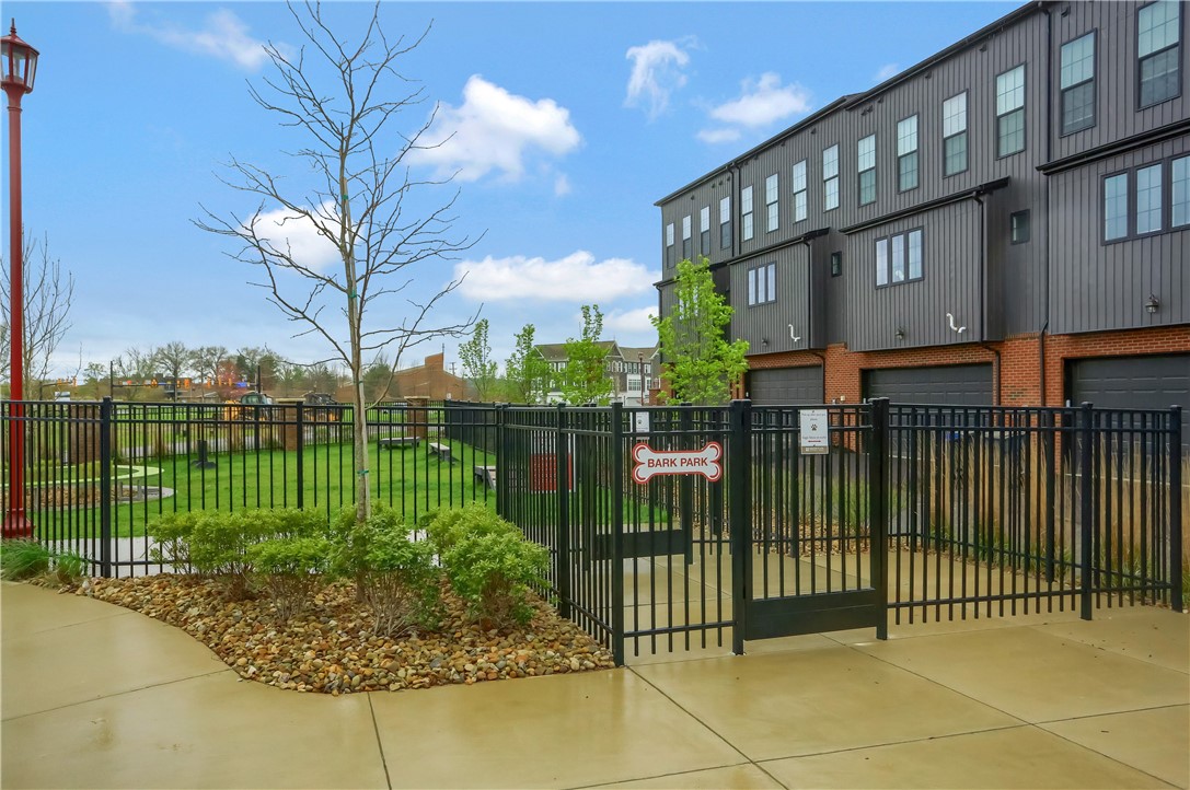 Cranberry Twp, Pennsylvania 16066, United States, 3 Bedrooms Bedrooms, ,3 BathroomsBathrooms,Residential,Active,215428