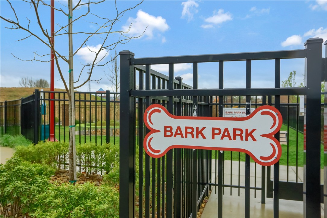 Cranberry Twp, Pennsylvania 16066, United States, 3 Bedrooms Bedrooms, ,3 BathroomsBathrooms,Residential,Active,215428