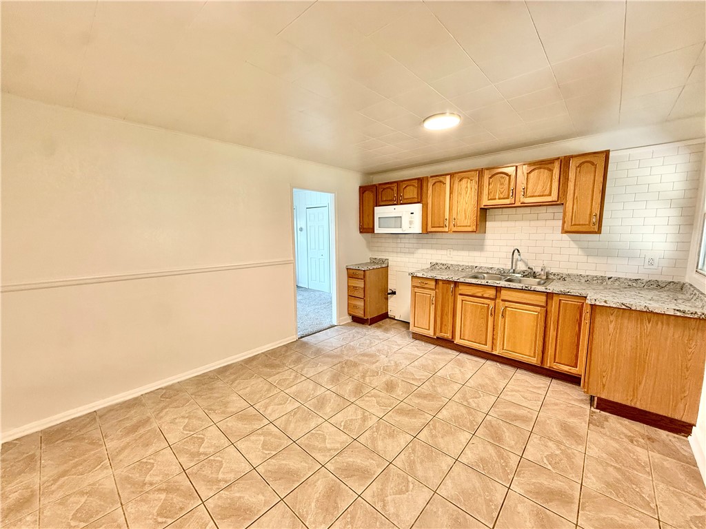 360 Crestwood Dr