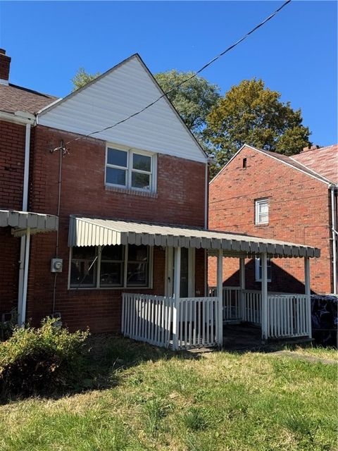 Photo of 1147 Shadycrest Dr, Pittsburgh, PA 15216 (MLS # 1727549)