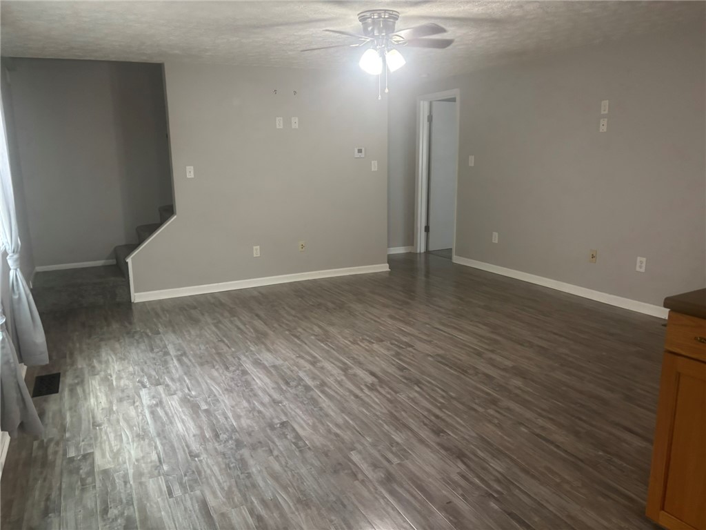 Bridgeville, Pennsylvania 15017, United States, 2 Bedrooms Bedrooms, ,2 BathroomsBathrooms,Residential,Active,197290