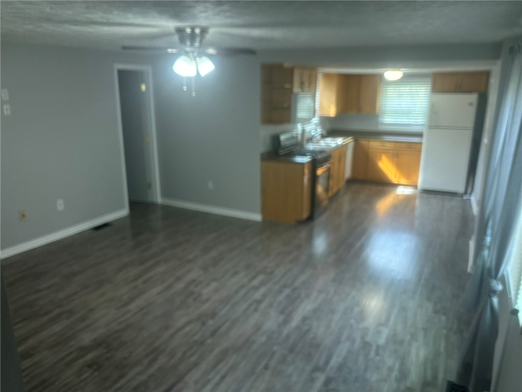 Bridgeville, Pennsylvania 15017, United States, 2 Bedrooms Bedrooms, ,2 BathroomsBathrooms,Residential,Active,197290