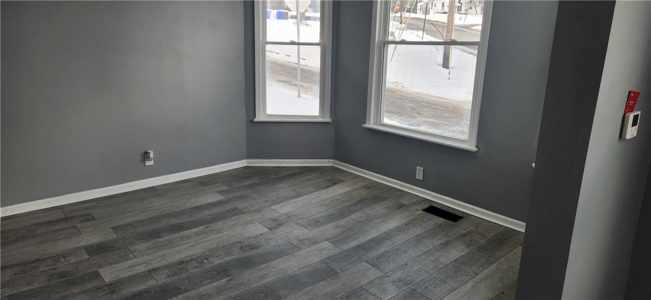 Greenville Boro - Mer, Pennsylvania 16125, United States, 6 Bedrooms Bedrooms, ,2 BathroomsBathrooms,Residential,Active,33852