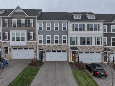 Photo of 504 Florida Blvd, Cranberry, PA 16066 (MLS # 1740564)
