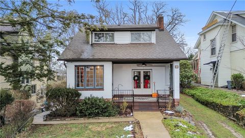 Photo of 705 Washington Ave, Oakmont, PA 15139 (MLS # 1736536)