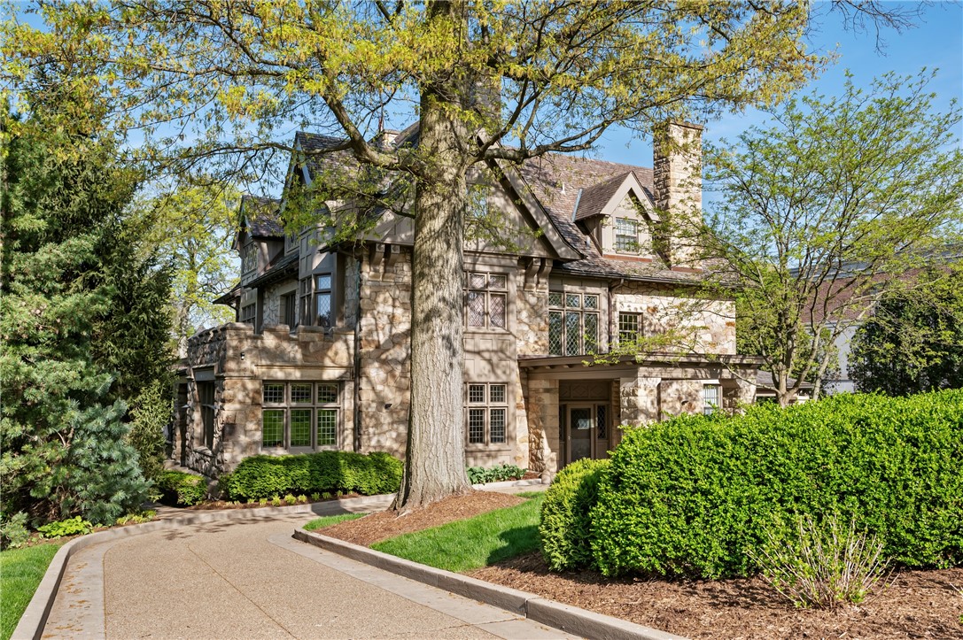 122 Woodland Road