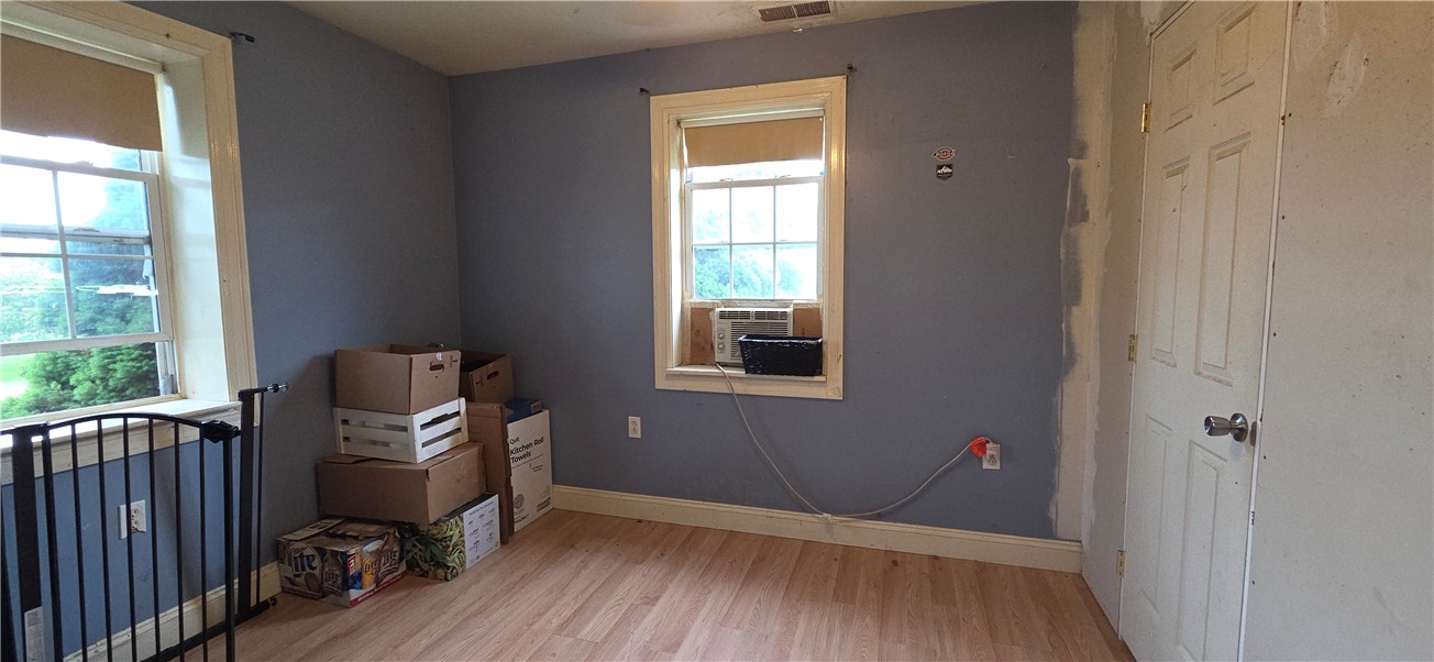 Burgettstown, Pennsylvania 15021, United States, 5 Bedrooms Bedrooms, ,3 BathroomsBathrooms,Residential,Active,141872