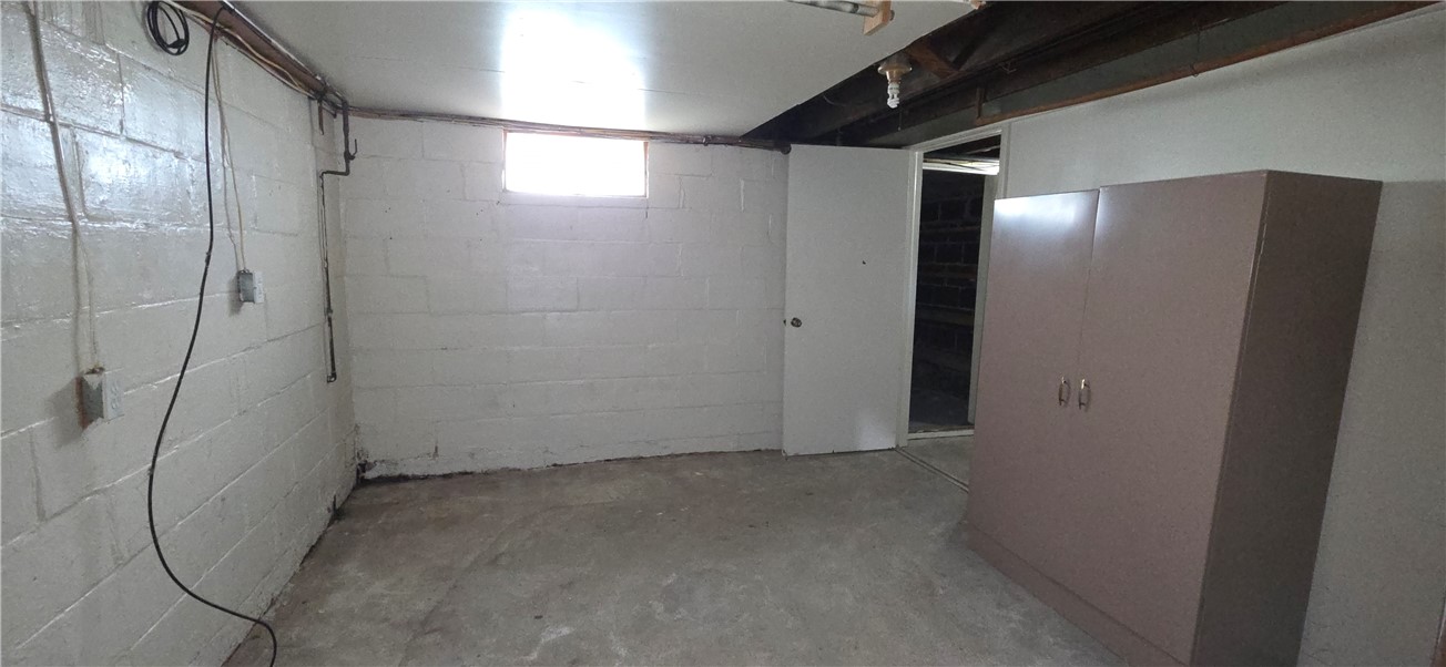 Burgettstown, Pennsylvania 15021, United States, 5 Bedrooms Bedrooms, ,3 BathroomsBathrooms,Residential,Active,141872