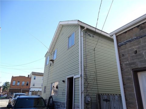 Photo of 113 Clay Way, Mc Kees Rocks, PA 15136 (MLS # 1742818)