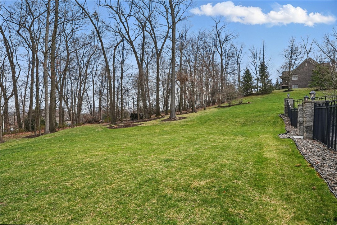 Cranberry Twp, Pennsylvania 16066, United States, 5 Bedrooms Bedrooms, ,7 BathroomsBathrooms,Residential,Pending,100028