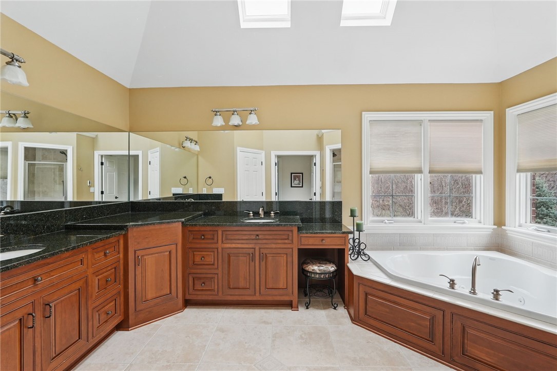 Cranberry Twp, Pennsylvania 16066, United States, 5 Bedrooms Bedrooms, ,7 BathroomsBathrooms,Residential,Pending,100028