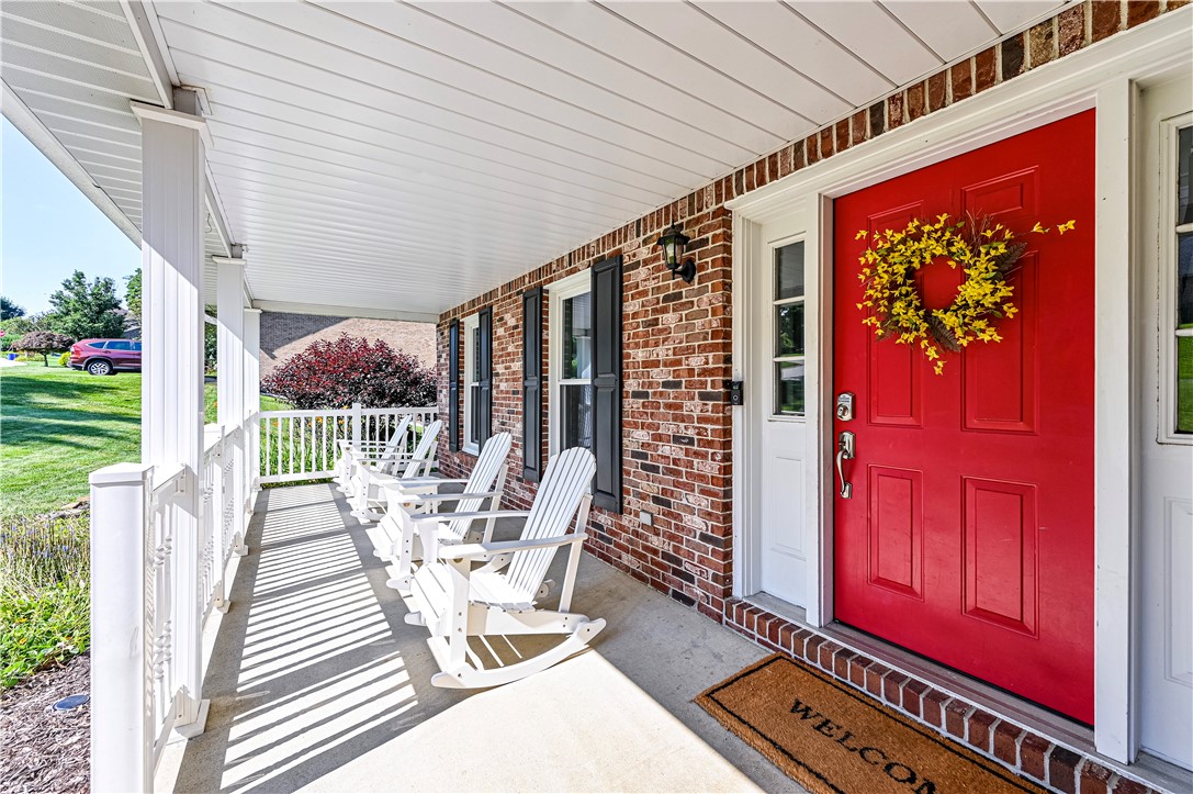 Hempfield Twp, Pennsylvania 15601, United States, 5 Bedrooms Bedrooms, ,4 BathroomsBathrooms,Residential,Pending,182230