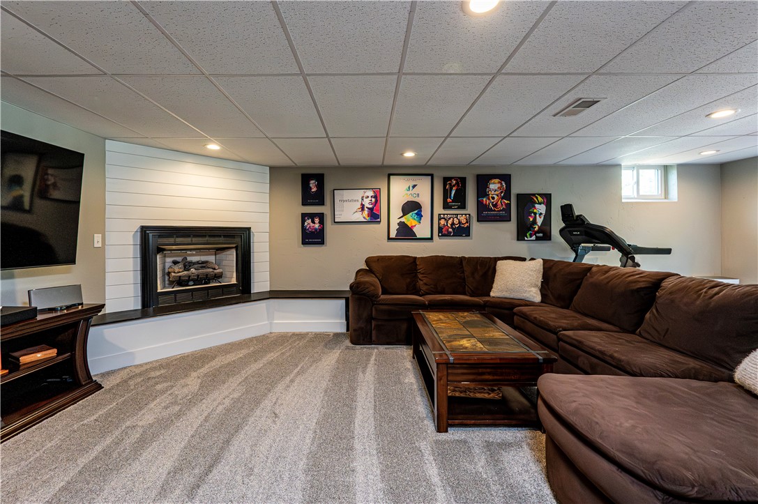 Hempfield Twp, Pennsylvania 15601, United States, 5 Bedrooms Bedrooms, ,4 BathroomsBathrooms,Residential,Pending,182230