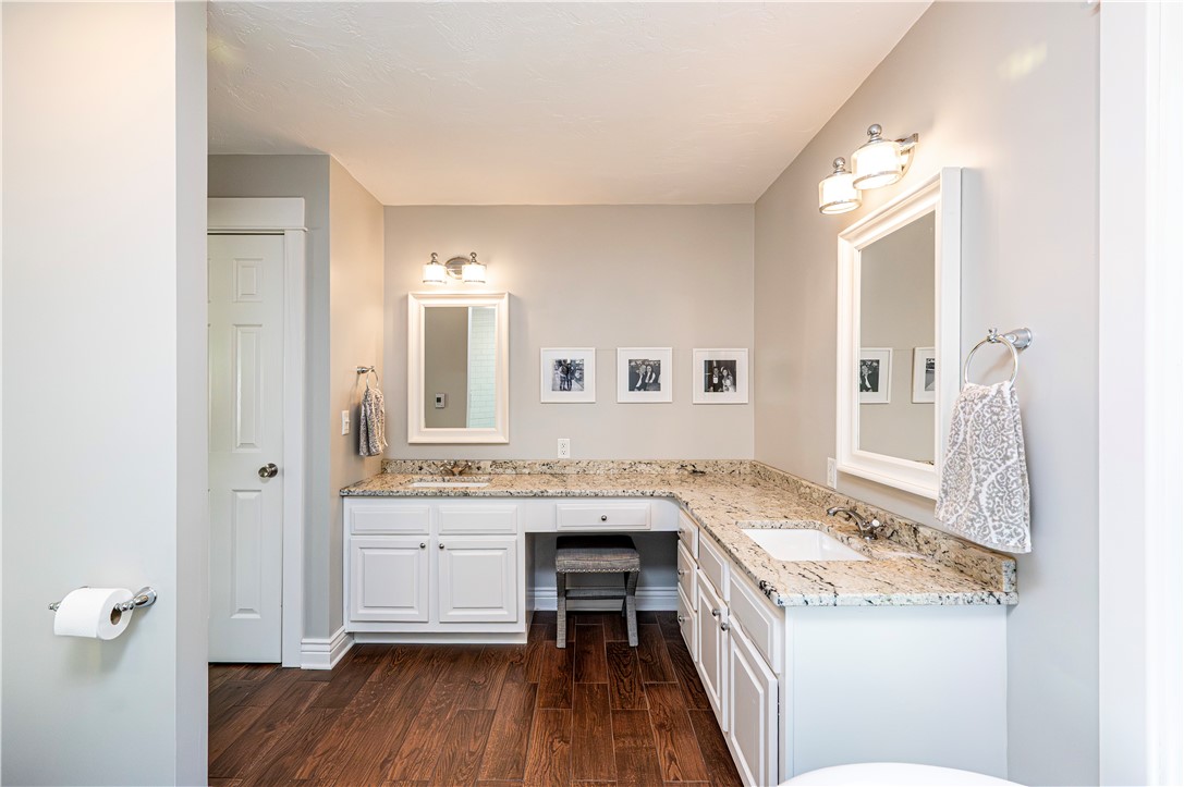 Hempfield Twp, Pennsylvania 15601, United States, 5 Bedrooms Bedrooms, ,4 BathroomsBathrooms,Residential,Pending,182230