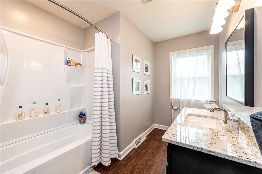 Hempfield Twp, Pennsylvania 15601, United States, 5 Bedrooms Bedrooms, ,4 BathroomsBathrooms,Residential,Pending,182230