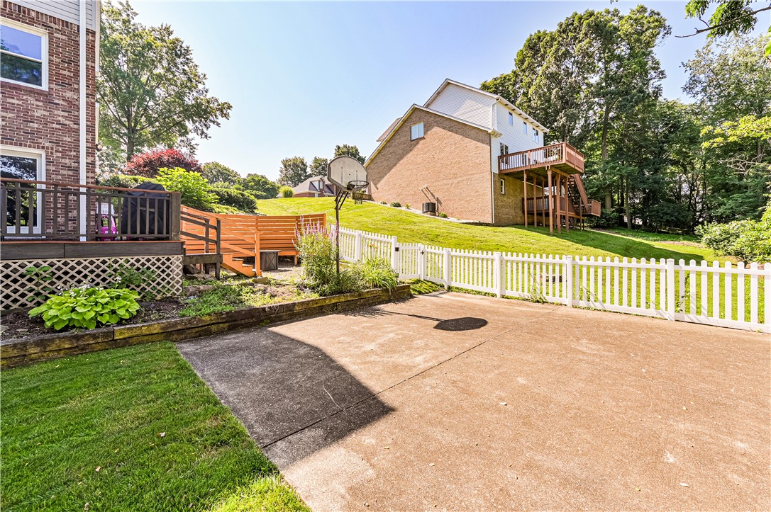 Hempfield Twp, Pennsylvania 15601, United States, 5 Bedrooms Bedrooms, ,4 BathroomsBathrooms,Residential,Pending,182230