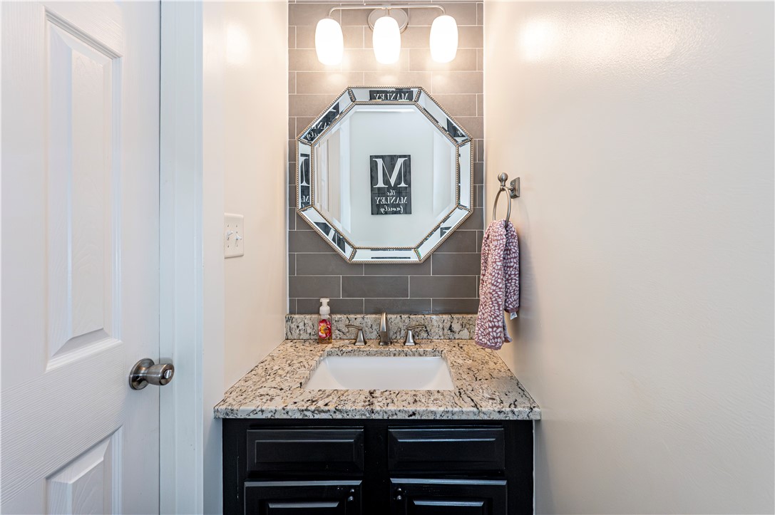 Hempfield Twp, Pennsylvania 15601, United States, 5 Bedrooms Bedrooms, ,4 BathroomsBathrooms,Residential,Pending,182230