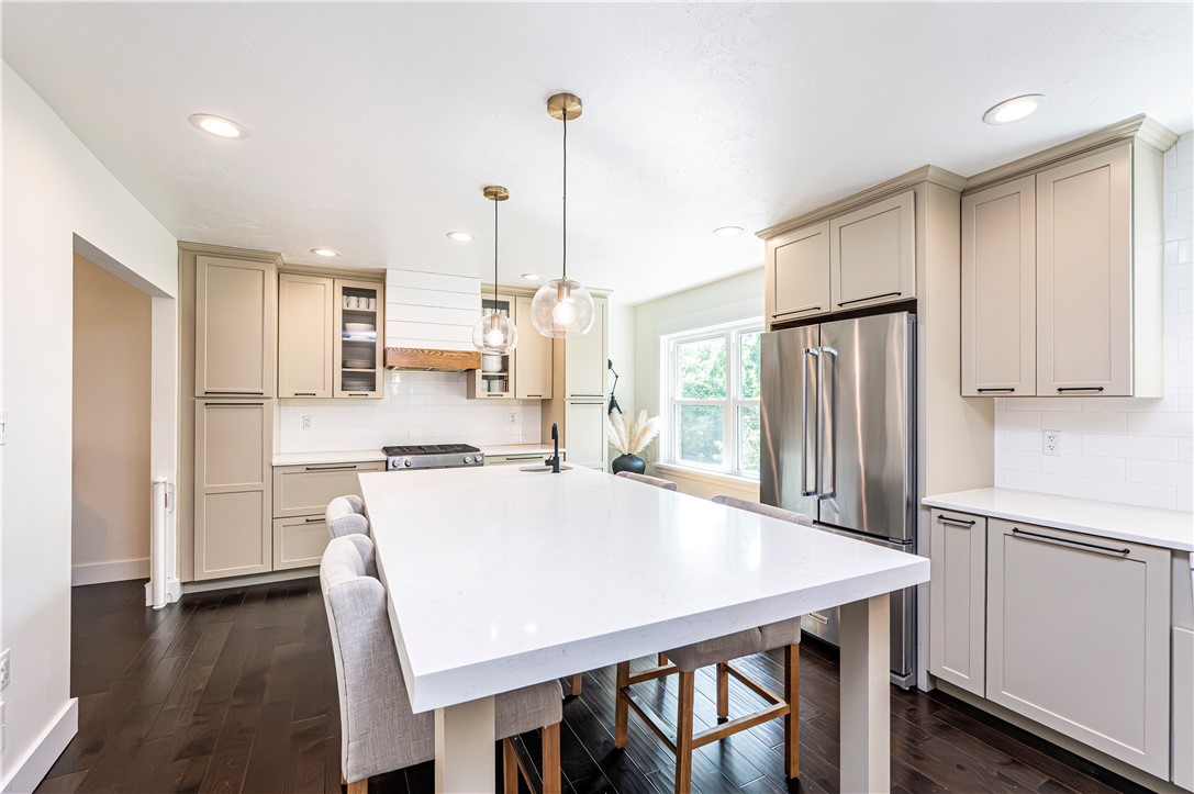 Hempfield Twp, Pennsylvania 15601, United States, 5 Bedrooms Bedrooms, ,4 BathroomsBathrooms,Residential,Pending,182230