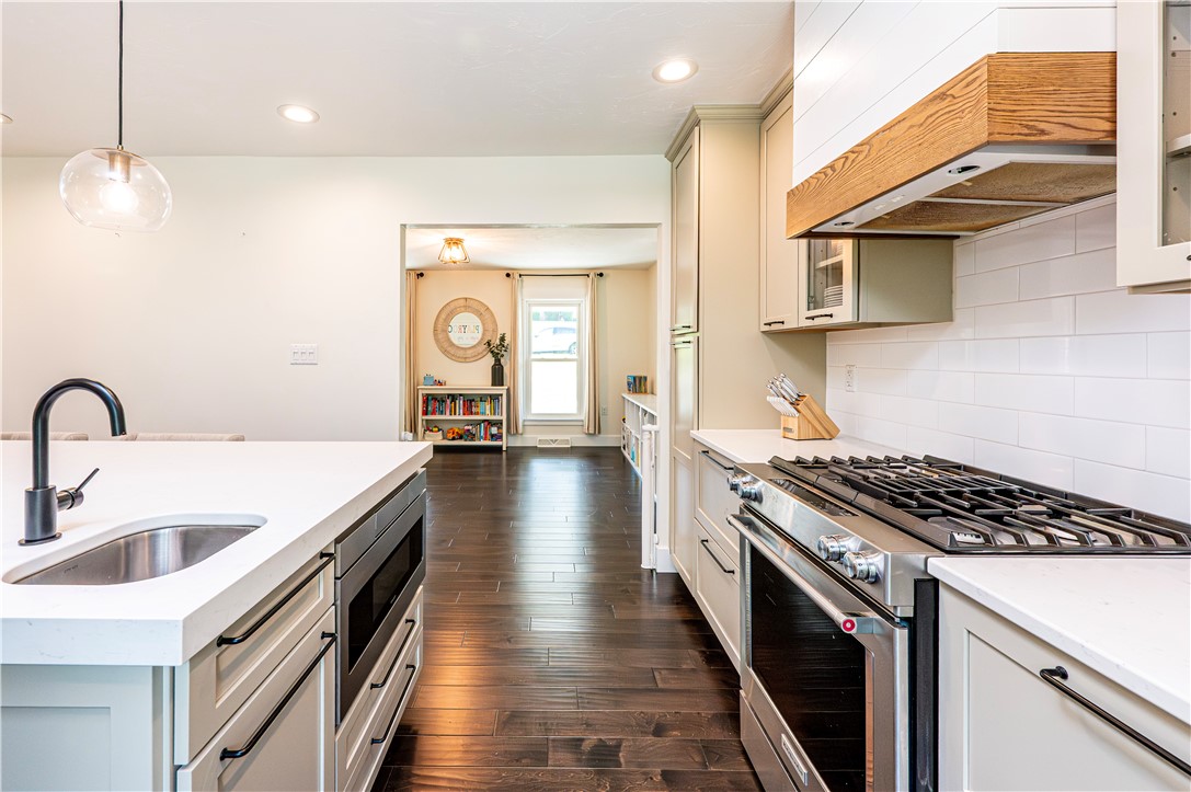 Hempfield Twp, Pennsylvania 15601, United States, 5 Bedrooms Bedrooms, ,4 BathroomsBathrooms,Residential,Pending,182230