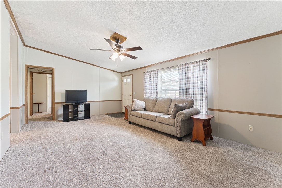 811 Clover Ln