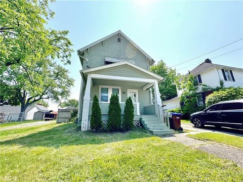 Photo of 805 Stambaugh Ave, Sharon, PA 16146 (MLS # 1733709)