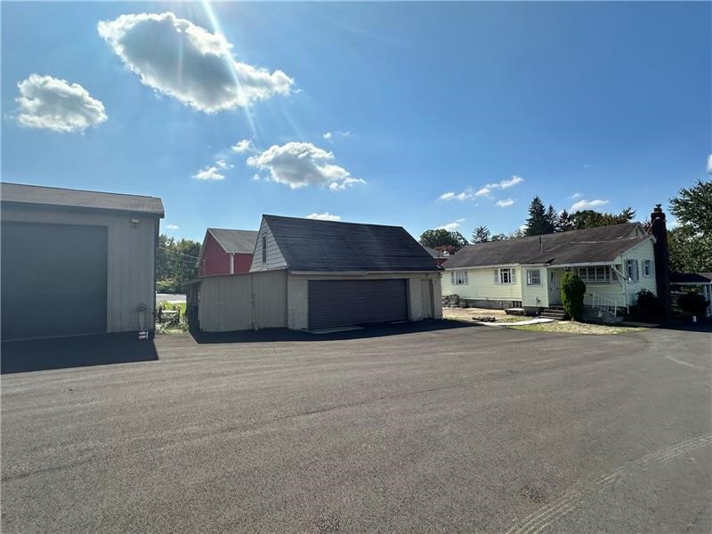 Penn Twp - But, Pennsylvania 16002, United States, ,Residential,Active,31158