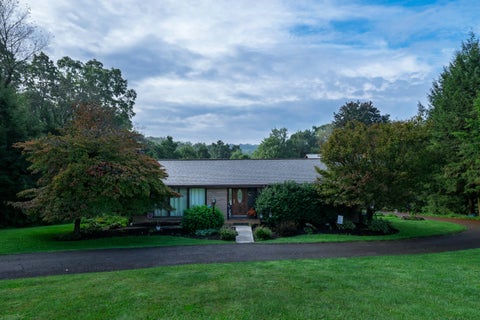 Photo for 847 Whitestown Road