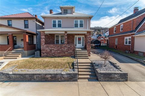 Photo of 923 Vermont Ave, Glassport, PA 15045 (MLS # 1745705)