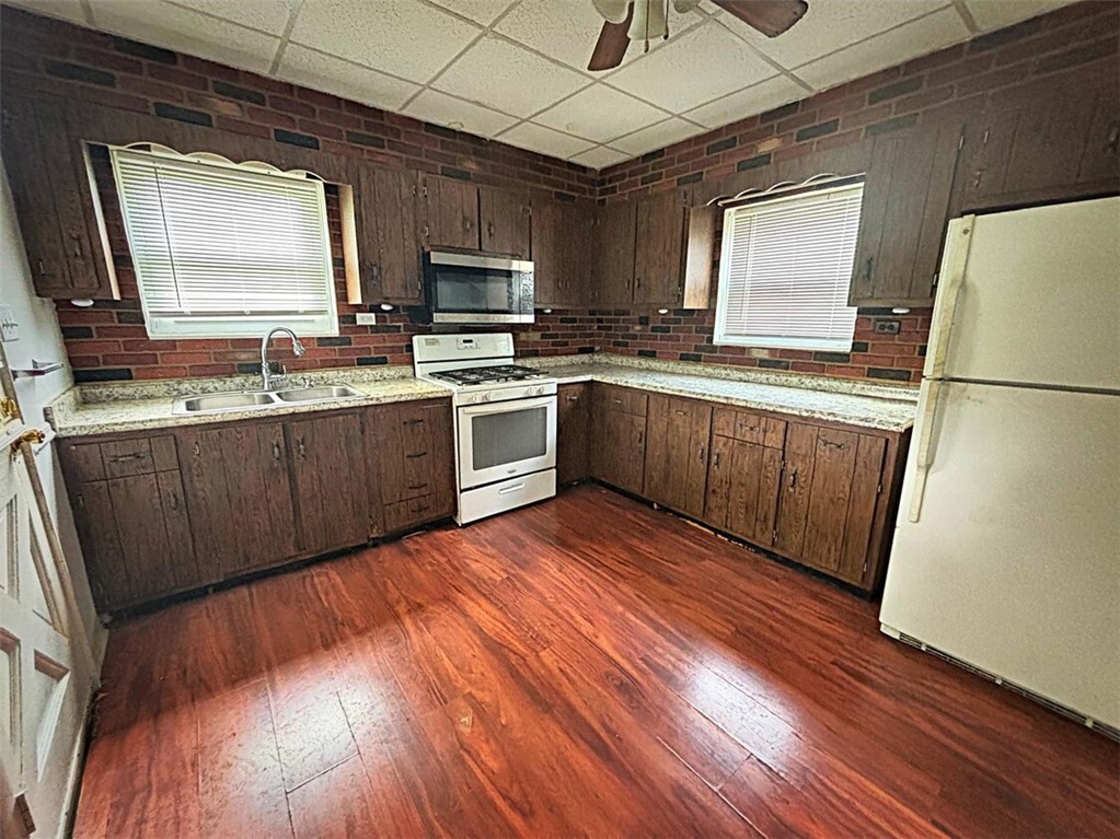 215 N 4th St, Clairton, Pennsylvania image 2