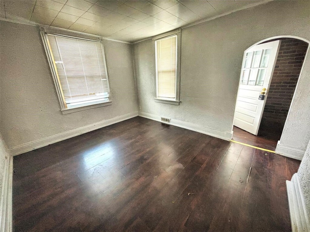 215 N 4th St, Clairton, Pennsylvania image 3