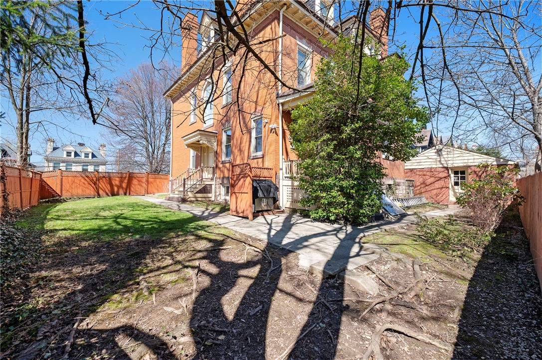 944 N Sheridan Avenue