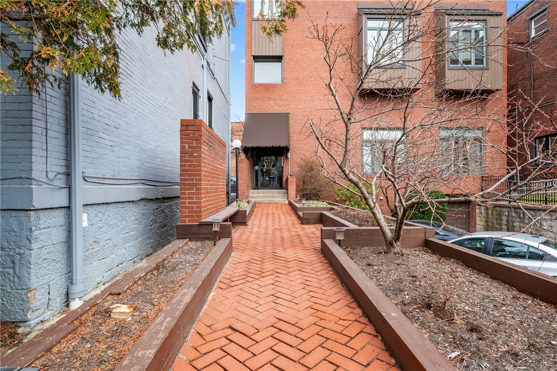 325 S Highland Ave 103