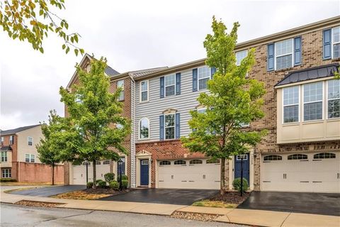 Photo of 1304 Pointe View Dr, Mars, PA 16046 (MLS # 1738733)