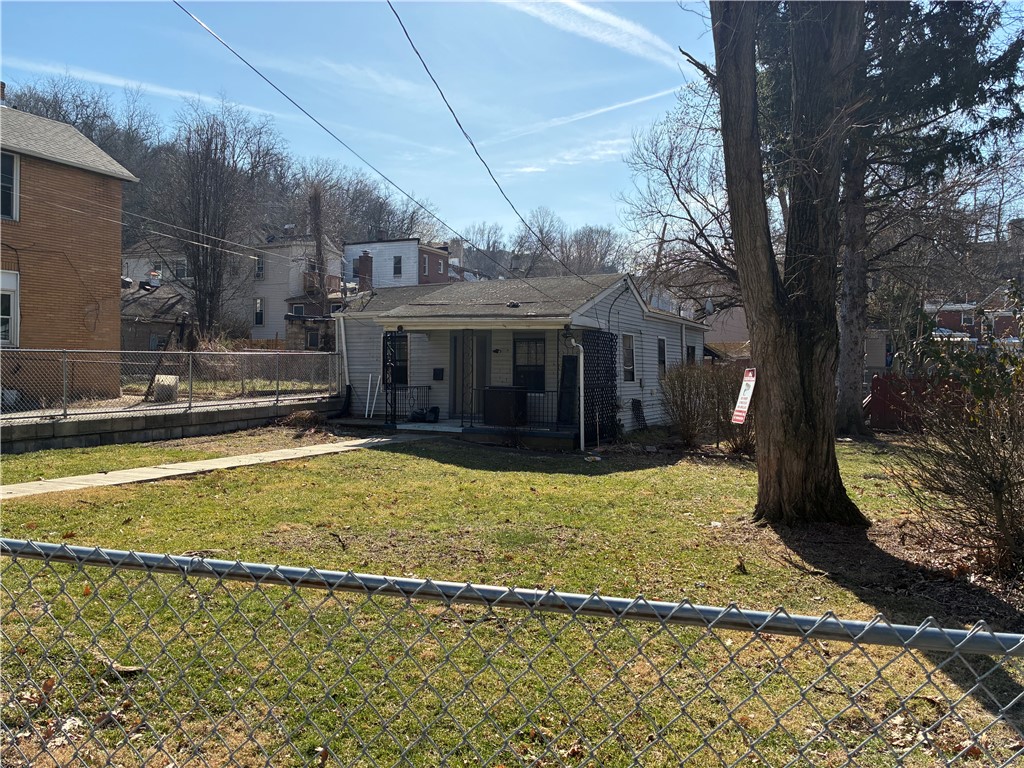 240 Flowers Ave Ave, Hazelwood, Pennsylvania image 2