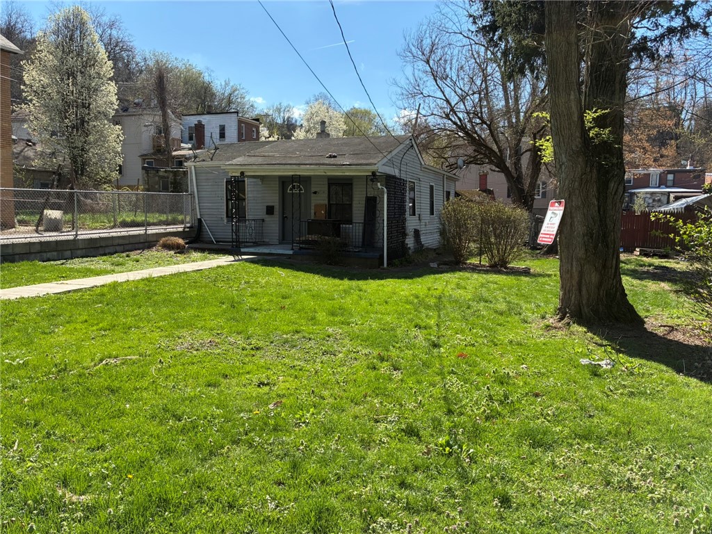 240 Flowers Ave Ave, Hazelwood, Pennsylvania image 3