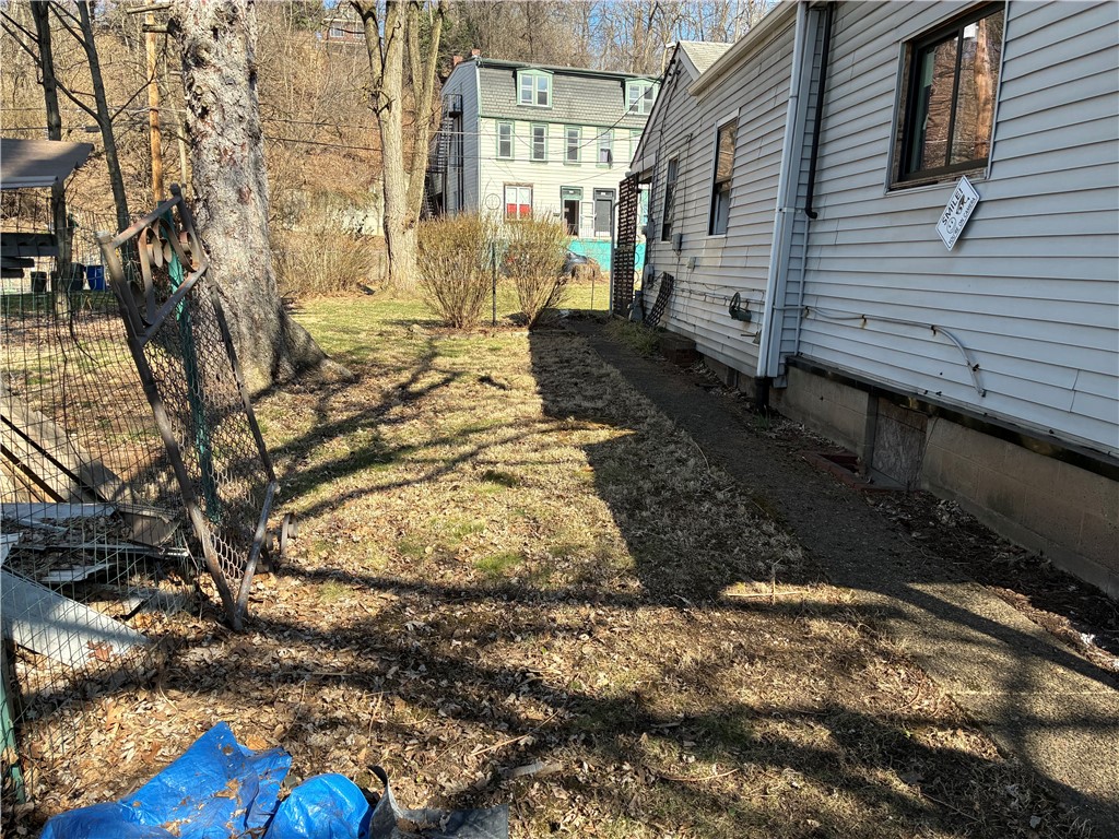 240 Flowers Ave Ave, Hazelwood, Pennsylvania image 14
