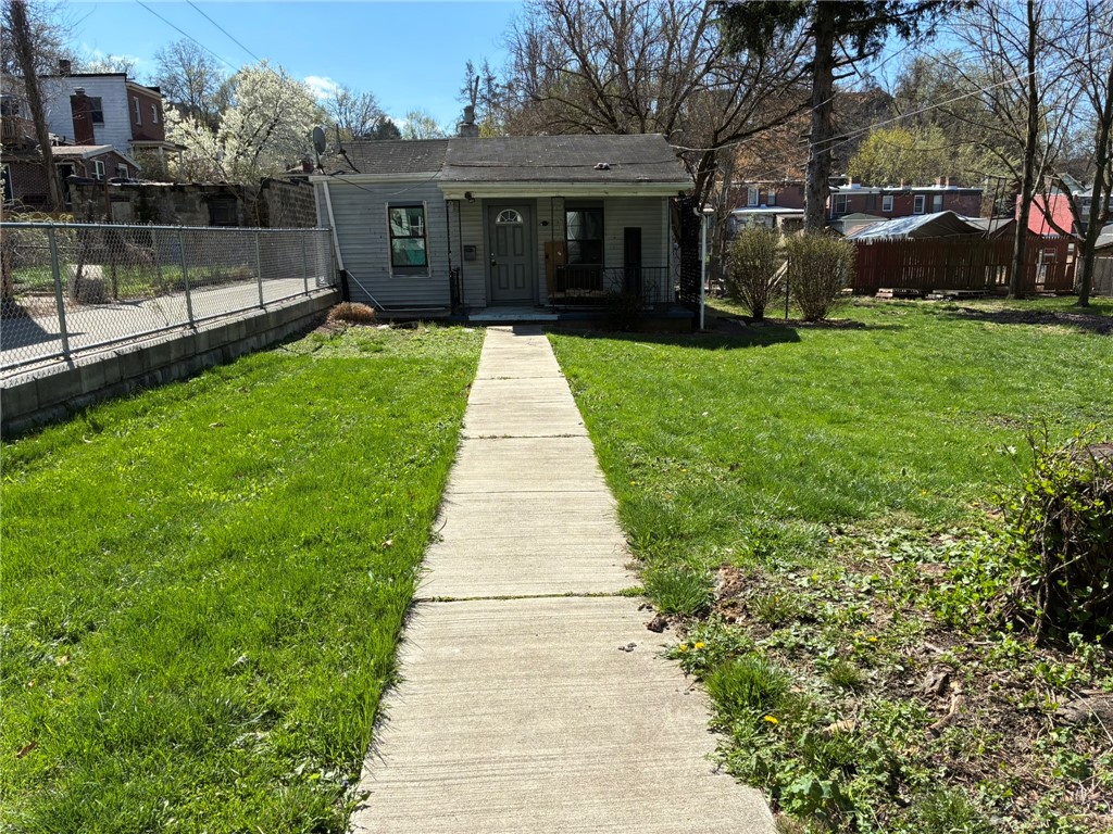 240 Flowers Ave Ave, Hazelwood, Pennsylvania image 2