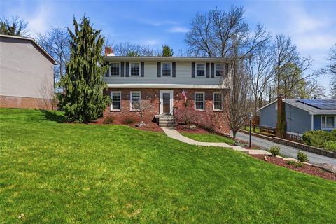 1124 Dana Dr Bethel Park PA 15102