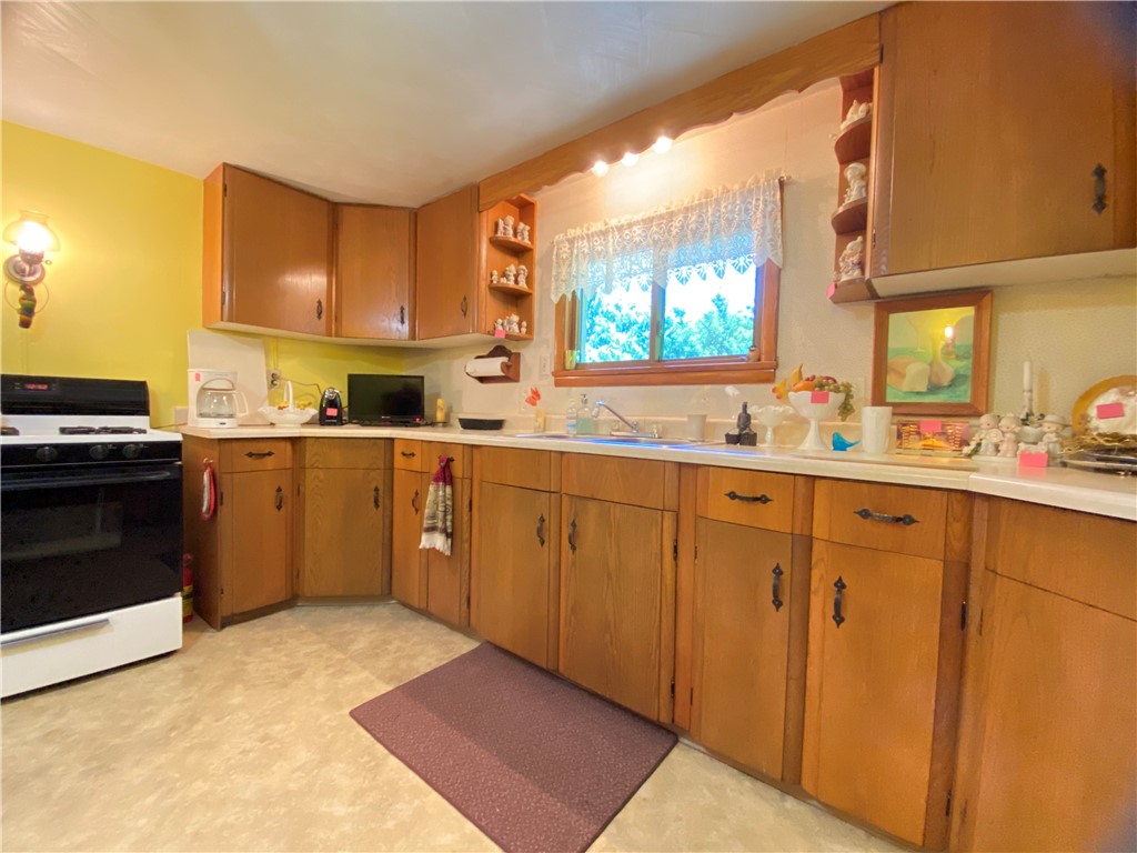 Sugar Grove Twp, Pennsylvania 16125, United States, 3 Bedrooms Bedrooms, ,2 BathroomsBathrooms,Residential,Active,153836