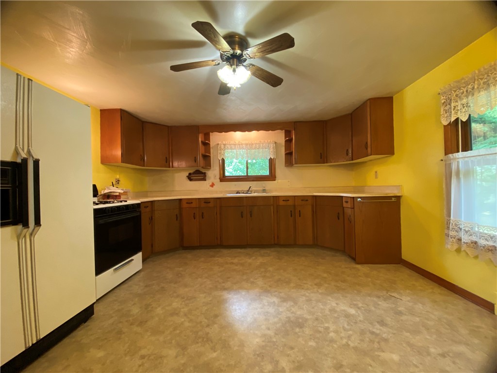 Sugar Grove Twp, Pennsylvania 16125, United States, 3 Bedrooms Bedrooms, ,2 BathroomsBathrooms,Residential,Active,153836