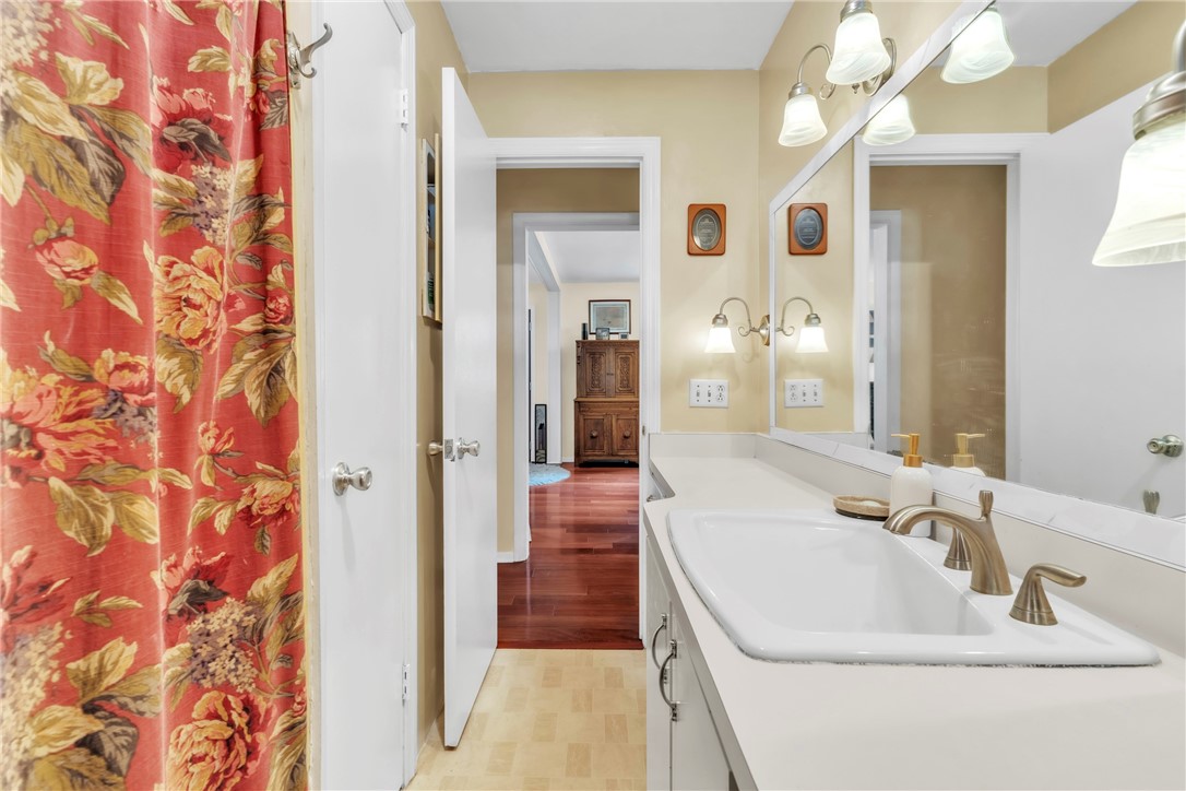 Penn Twp, Pennsylvania 16053, United States, 3 Bedrooms Bedrooms, ,2 BathroomsBathrooms,Residential,Active,185362