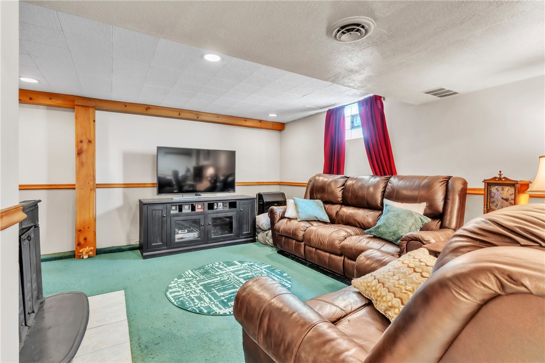 Penn Twp, Pennsylvania 16053, United States, 3 Bedrooms Bedrooms, ,2 BathroomsBathrooms,Residential,Active,185362