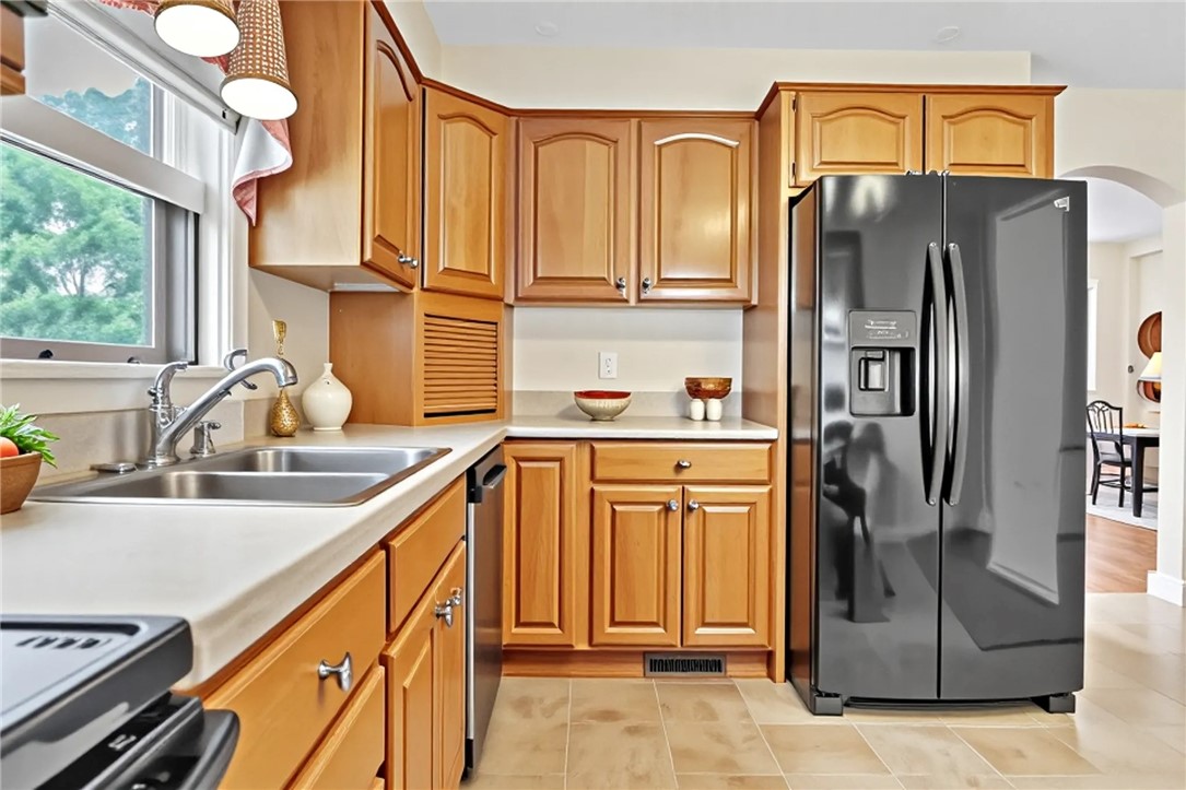 Penn Twp, Pennsylvania 16053, United States, 3 Bedrooms Bedrooms, ,2 BathroomsBathrooms,Residential,Active,185362